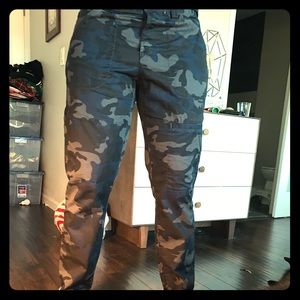 Baldwin/Gap blue/gray army print pants